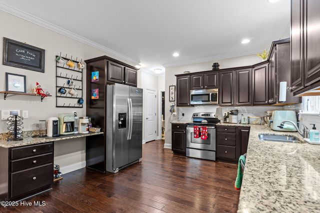 725 Legacy Lakes Way, Aberdeen, NC 28315