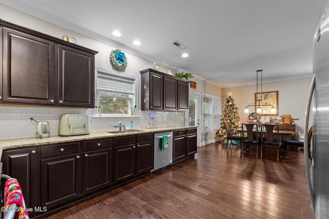 725 Legacy Lakes Way, Aberdeen, NC 28315