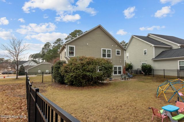 725 Legacy Lakes Way, Aberdeen, NC 28315