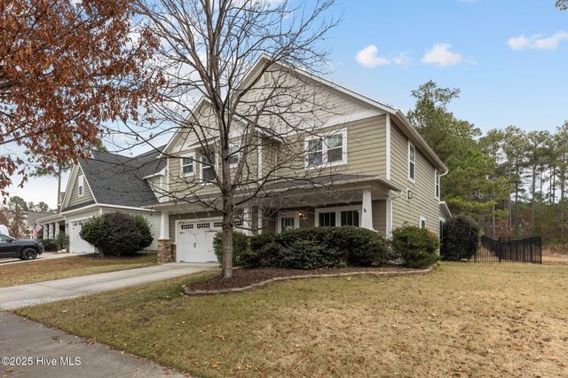 725 Legacy Lakes Way, Aberdeen, NC 28315