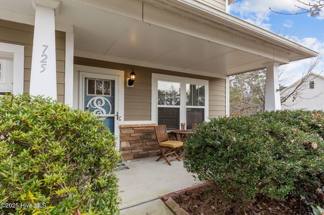 725 Legacy Lakes Way, Aberdeen, NC 28315