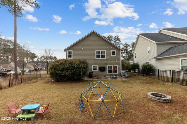 725 Legacy Lakes Way, Aberdeen, NC 28315