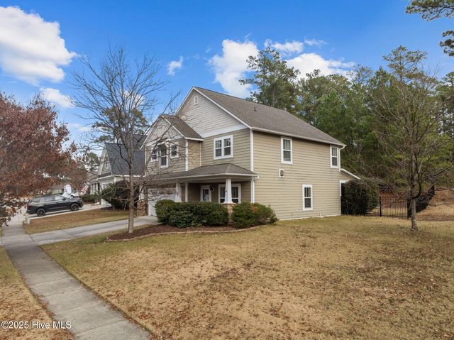 725 Legacy Lakes Way, Aberdeen, NC 28315