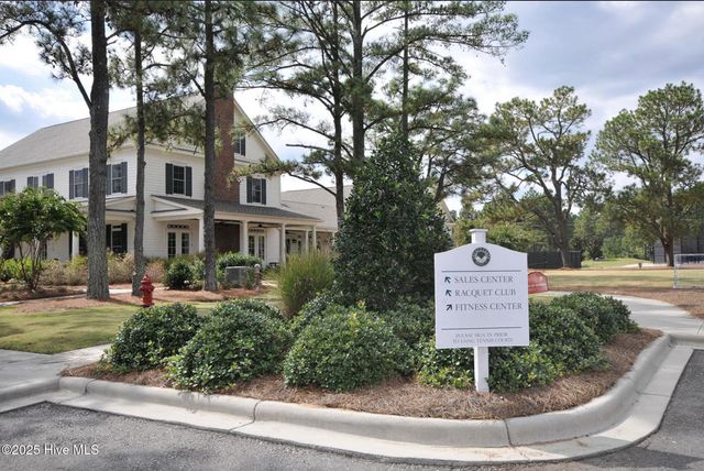 725 Legacy Lakes Way, Aberdeen, NC 28315