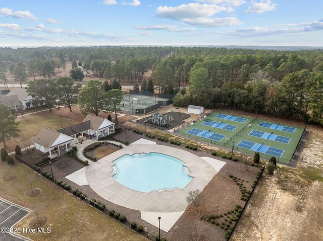 725 Legacy Lakes Way, Aberdeen, NC 28315