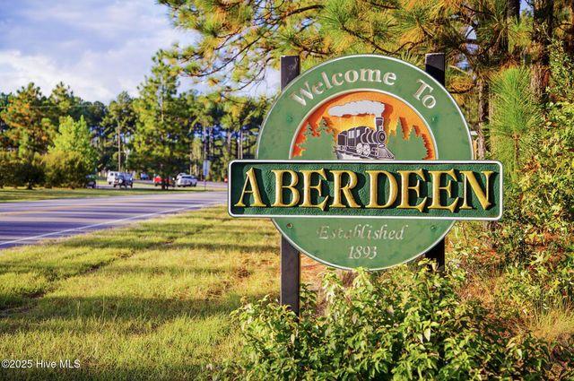 725 Legacy Lakes Way, Aberdeen, NC 28315