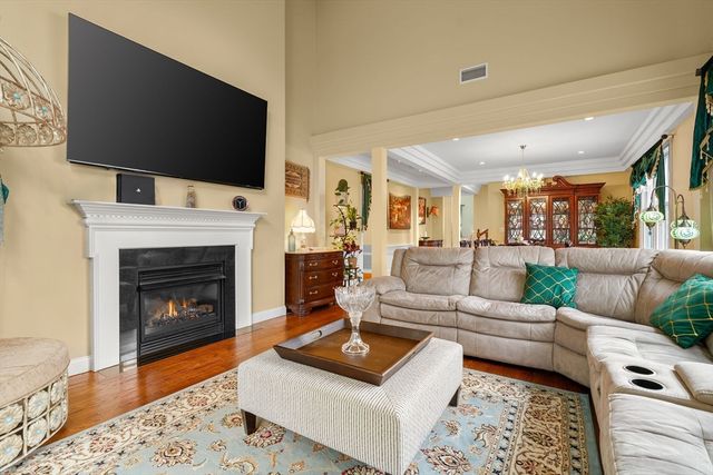 127 Johnson Woods Dr 127, Reading, MA 01867