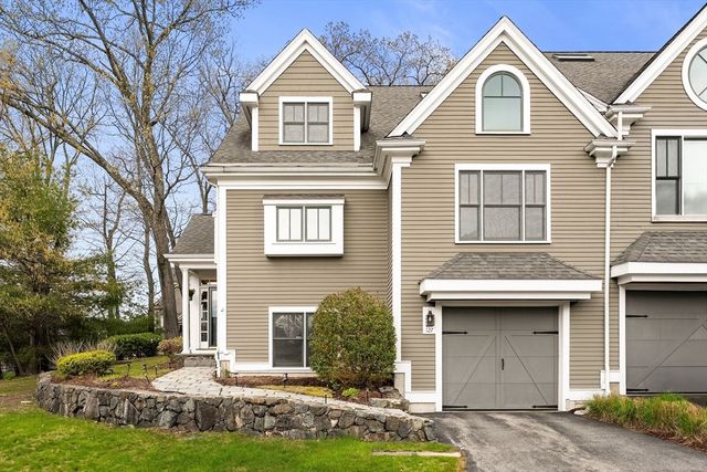 127 Johnson Woods Dr 127, Reading, MA 01867