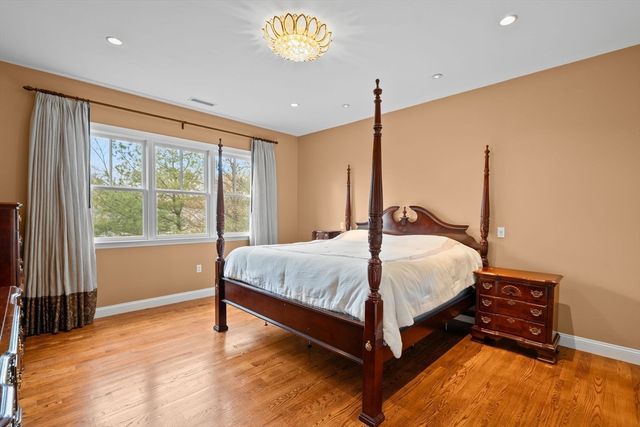 127 Johnson Woods Dr 127, Reading, MA 01867
