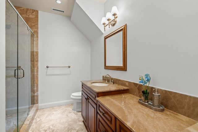 127 Johnson Woods Dr 127, Reading, MA 01867