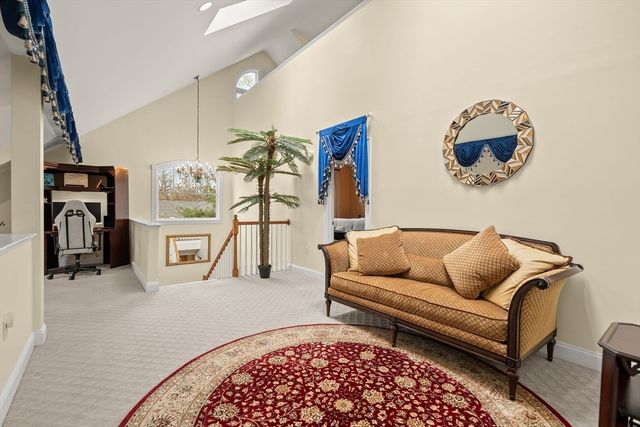 127 Johnson Woods Dr 127, Reading, MA 01867