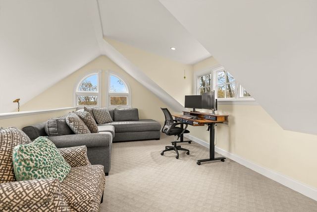 127 Johnson Woods Dr 127, Reading, MA 01867