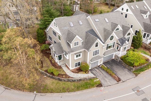 127 Johnson Woods Dr 127, Reading, MA 01867