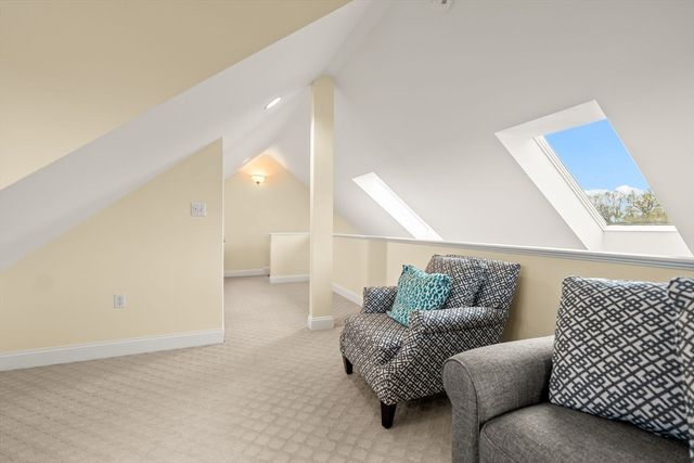 127 Johnson Woods Dr 127, Reading, MA 01867