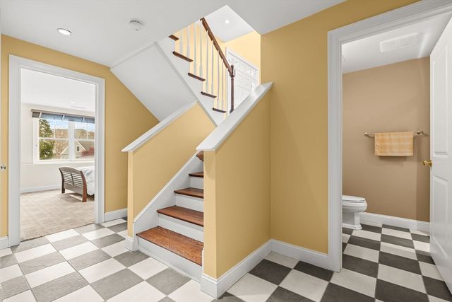 127 Johnson Woods Dr 127, Reading, MA 01867