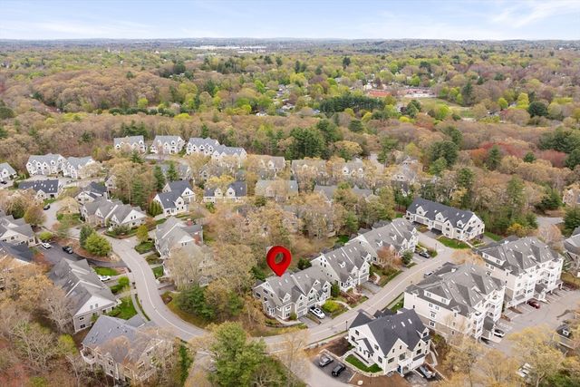 127 Johnson Woods Dr 127, Reading, MA 01867