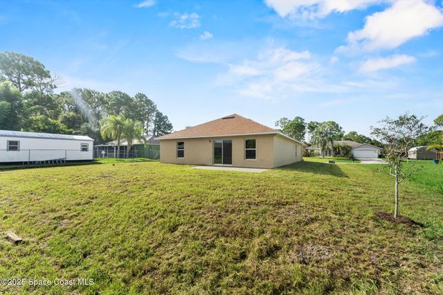 1343 Danforth Street SW, Palm Bay, FL 32908