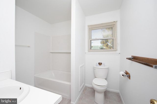 225 CEDAR DR, Quakertown, PA 18951