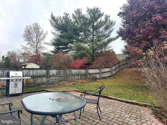 225 CEDAR DR, Quakertown, PA 18951