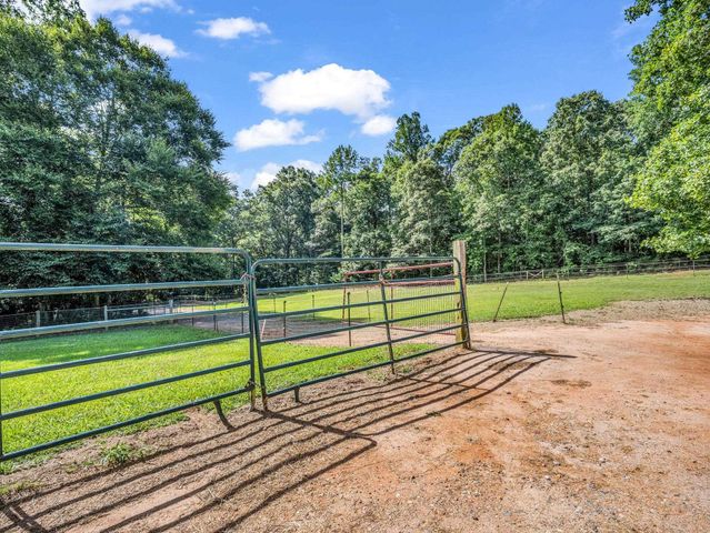 271 Collinsville Road, Columbus, NC 28722