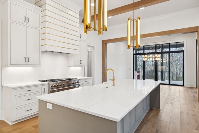 8517 Blanton Ct, College Grove, TN 37046