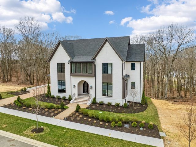 8517 Blanton Ct, College Grove, TN 37046