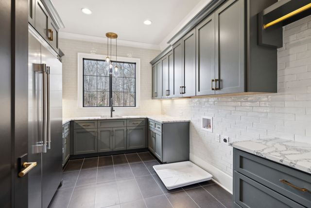 8517 Blanton Ct, College Grove, TN 37046