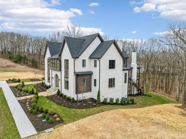 8517 Blanton Ct, College Grove, TN 37046