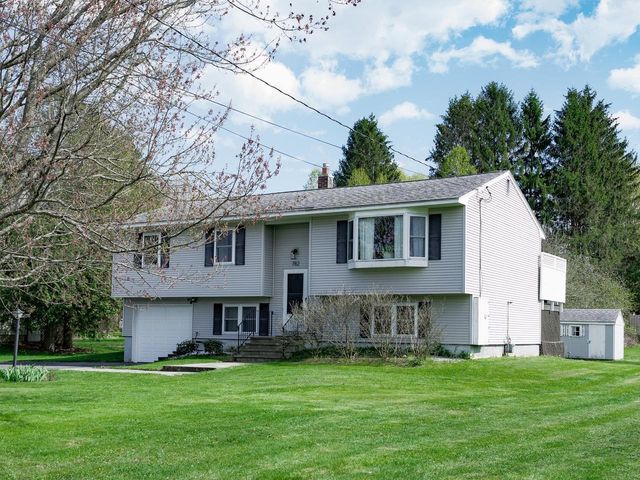 782 Falls Road, Shelburne, VT 05482