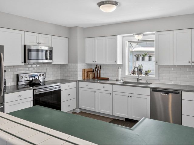 782 Falls Road, Shelburne, VT 05482