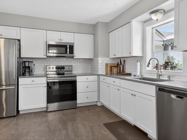 782 Falls Road, Shelburne, VT 05482