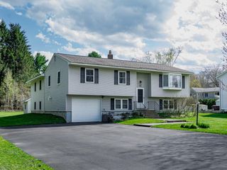 782 Falls Road, Shelburne, VT 05482