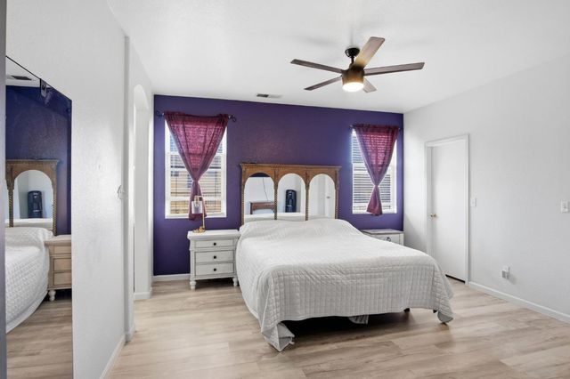 323 Nutcrest Ct, Oakdale, CA 95361