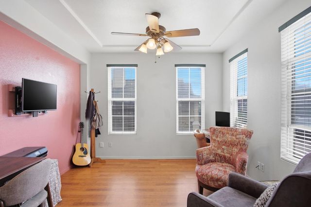 323 Nutcrest Ct, Oakdale, CA 95361