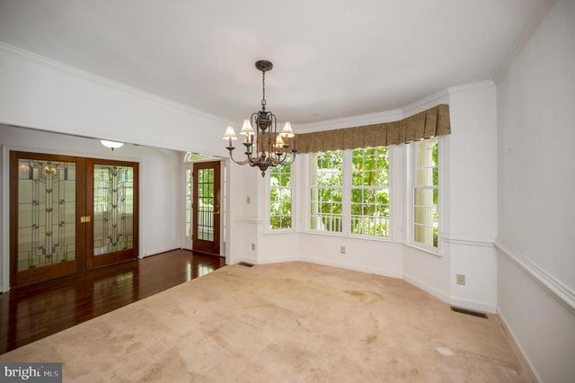 909 EASTOVER PKWY, Locust Grove, VA 22508