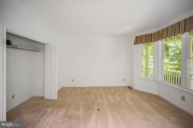 909 EASTOVER PKWY, Locust Grove, VA 22508