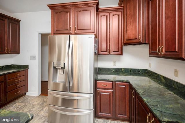 909 EASTOVER PKWY, Locust Grove, VA 22508