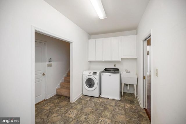 909 EASTOVER PKWY, Locust Grove, VA 22508