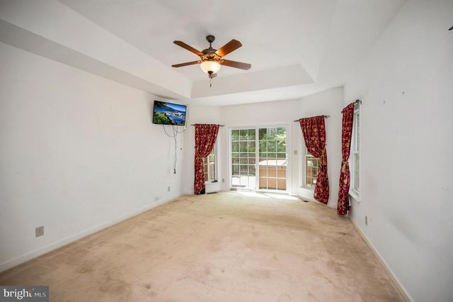 909 EASTOVER PKWY, Locust Grove, VA 22508