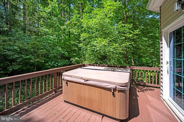 909 EASTOVER PKWY, Locust Grove, VA 22508