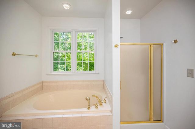909 EASTOVER PKWY, Locust Grove, VA 22508