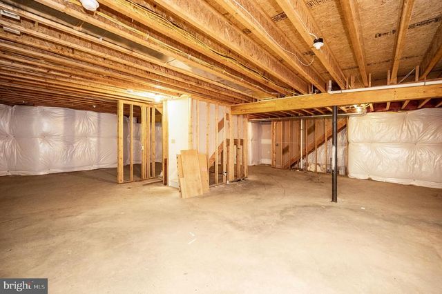 909 EASTOVER PKWY, Locust Grove, VA 22508