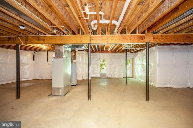 909 EASTOVER PKWY, Locust Grove, VA 22508