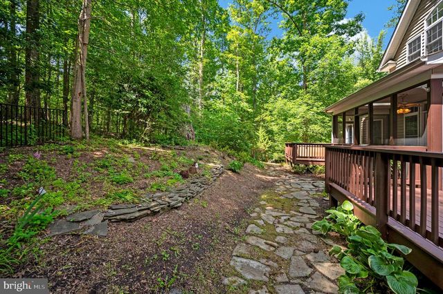 909 EASTOVER PKWY, Locust Grove, VA 22508