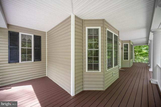 909 EASTOVER PKWY, Locust Grove, VA 22508