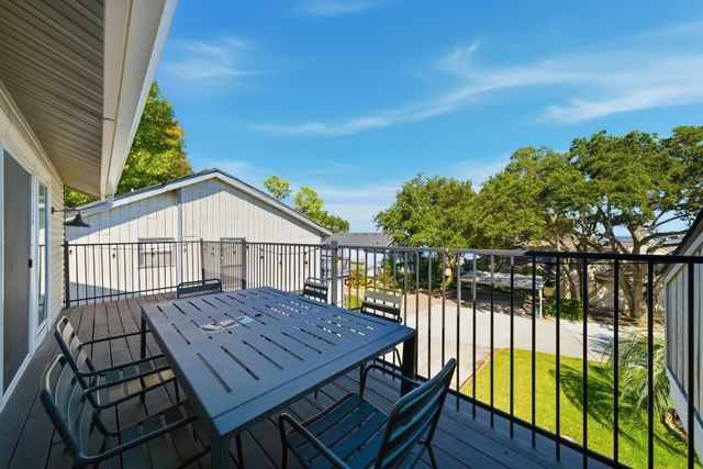 24 Lakeview Village, Conroe, TX 77356