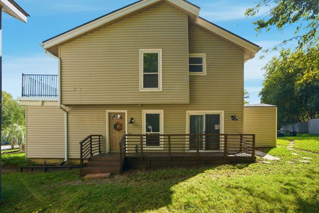 24 Lakeview Village, Conroe, TX 77356