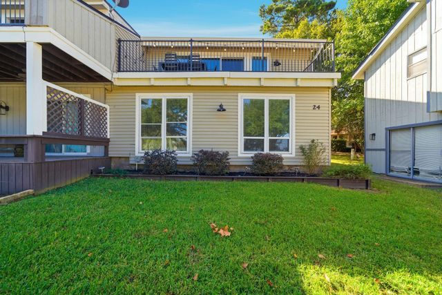 24 Lakeview Village, Conroe, TX 77356