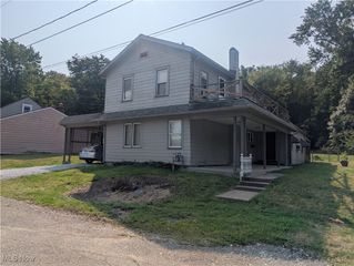 402 E Bank Street, Uhrichsville, OH 44683