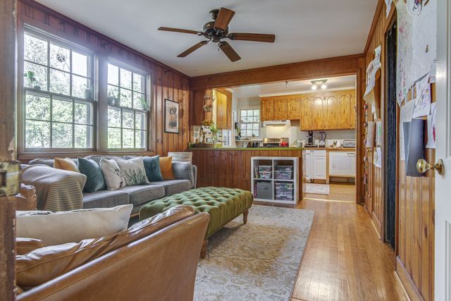 1930 Castleman Dr, Nashville, TN 37215